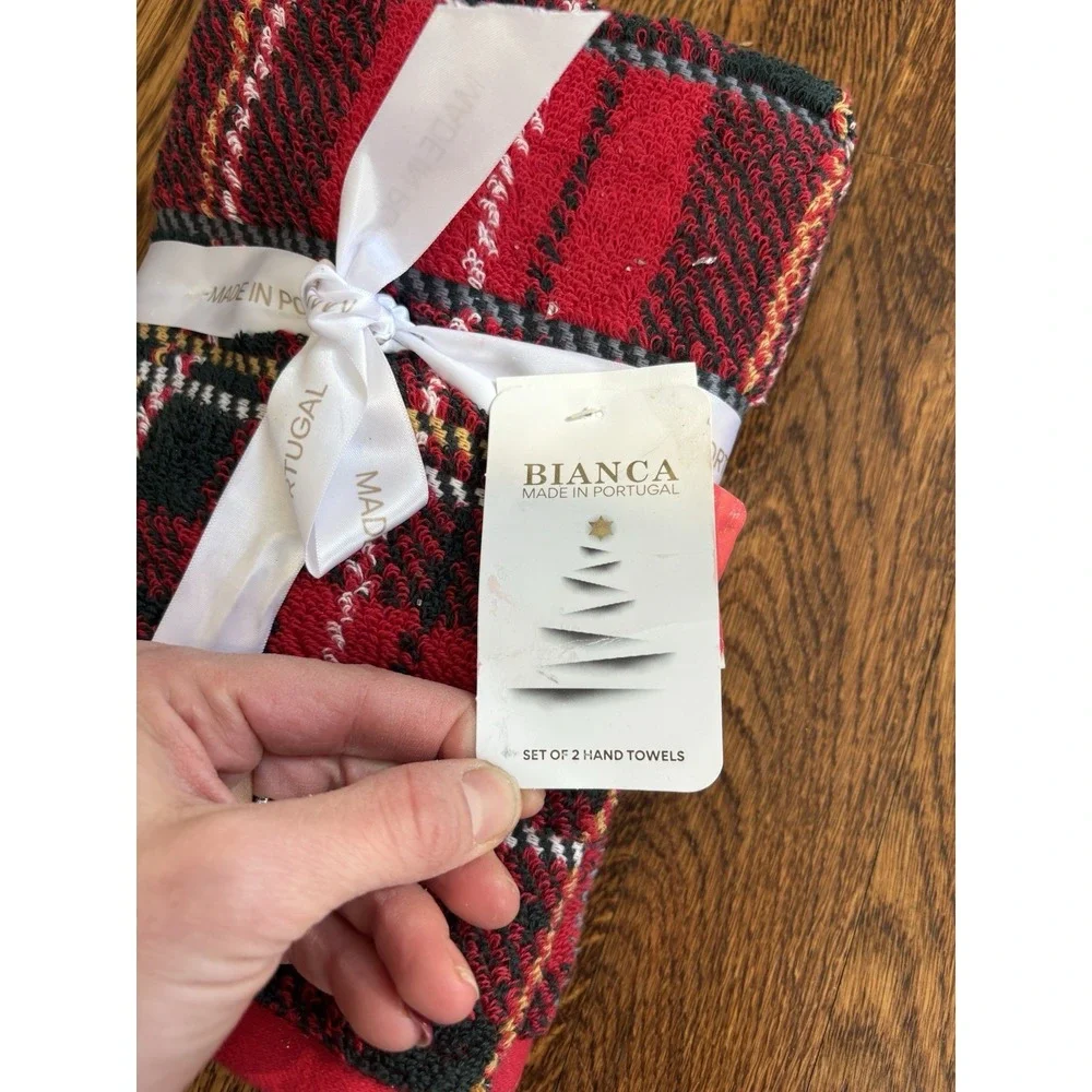 Christmas Hand Towels Made In Portugal Red Plaid NWT‎ Set Of 2